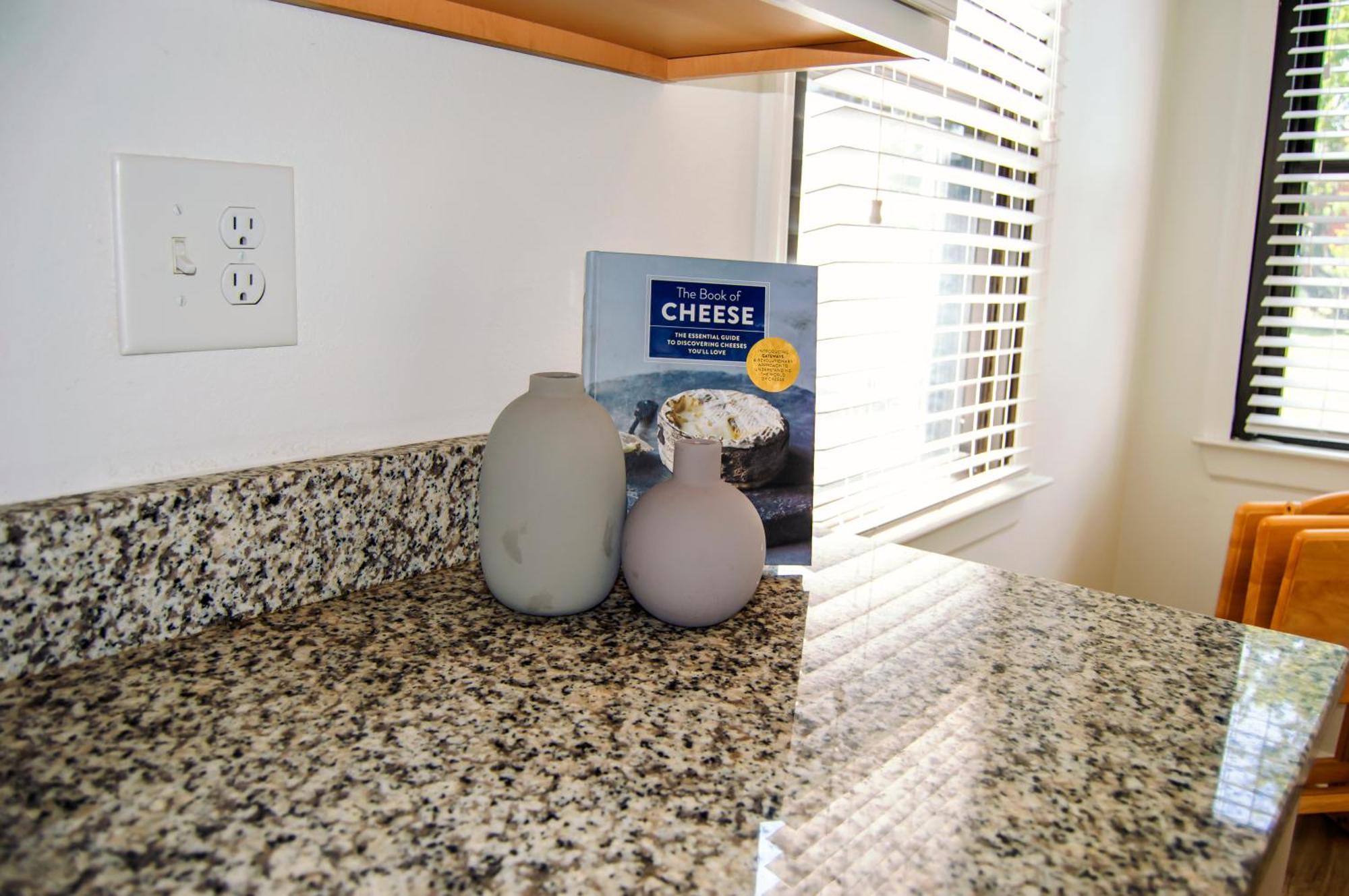 Cozy Condo, Minutes From Broadwy, Sleeps 5 Нашвил Екстериор снимка